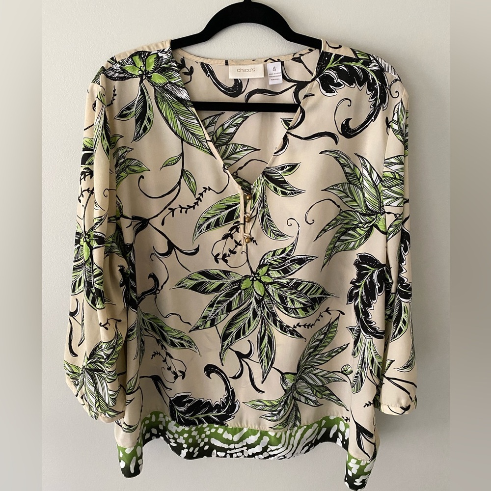 CHICOS size 4, women’s, gently used from a nonsmoking pet free home.